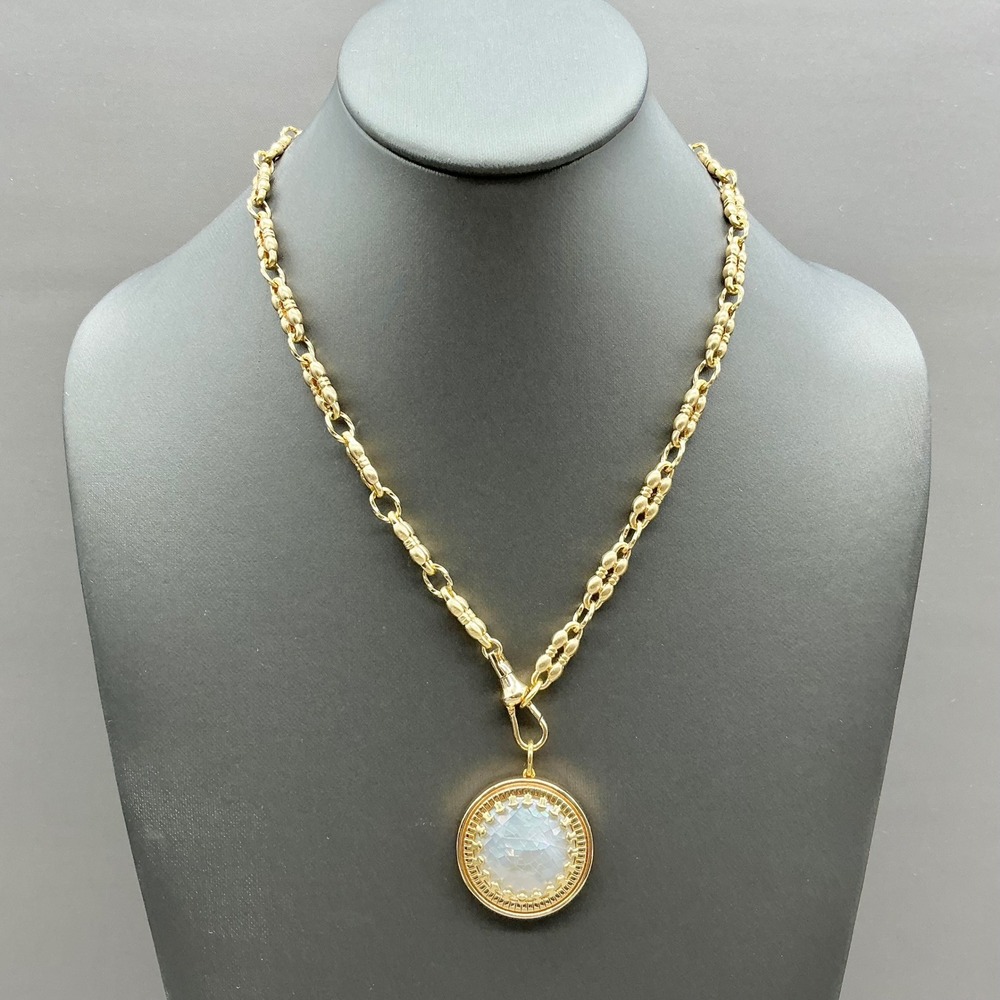 Serefina Necklace Women Gold Mother of Pearl Round Pendant Textured Link Chain